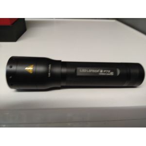 LED P7R HANDHELD TORCH RECHARGEABLE RECHARGEABLE 1000lm TACTICAL TORCH
