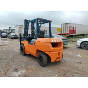 China Used Toyota 5t Forklift With Strong Power Engine 3m Lifting Height Original Japan On Sale on sale