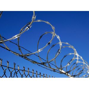 Iron Galvanized Razor Barbed Wire 10M For Warehouses