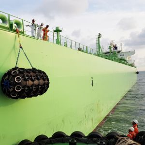 3.3*6.5M Pneumatic Rubber Fender ISO 17357-1:2014 Certified Safety Valve For STS