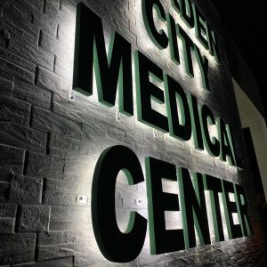 PC Acrylic 3D Letters LED Illuminated Back Lit Advertising Board for Outdoor at