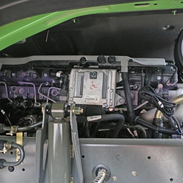 430HP 6X4 HOWO CNG/LNG Tractor Truck Gas Tractor Head for Port Transportation ABS Antilock Braking System Safeguarded