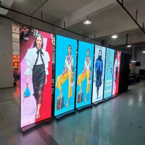 Outdoor Digital Poster LED Display P3 3MM 576x1920 5500cd Customized