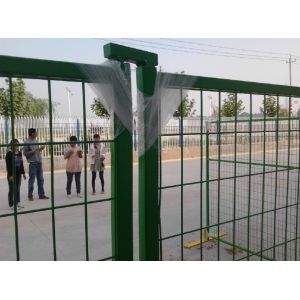 6ft x 10ft canada standard temporary fence 2" x 4"X10.5GA aperture pipe 1"x1'x1