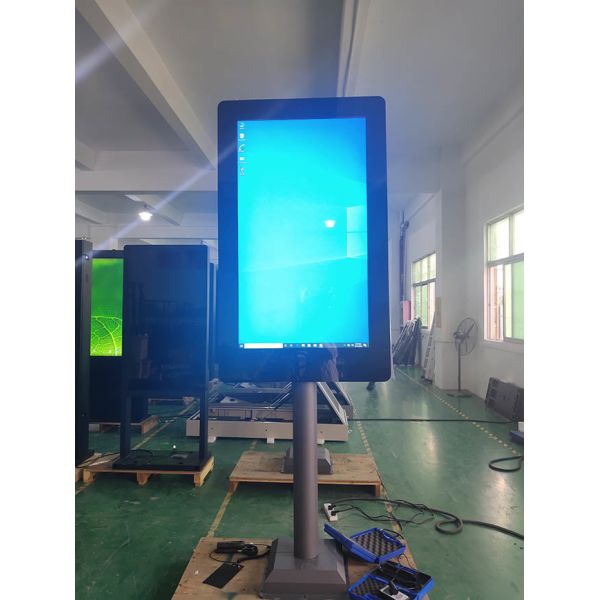 55-inch high-definition, high-brightness network remote cloud publishing large vertical screen outdoor lcd digital signage