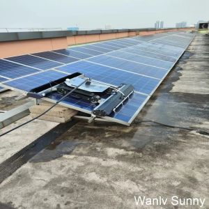 CE 24V Operating Voltage Automated Solar Panel Cleaning Robot