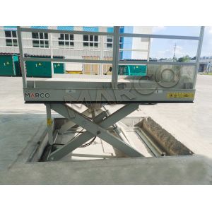 Smooth Loading and Unloading Loading Dock Table with Handrail and Loading Flap