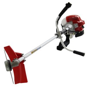 42.7cc Displacement Gasoline Chain Saw Garden Worker Use
