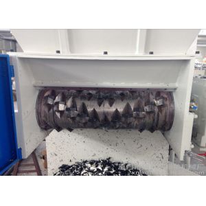 Single Shaft Waste Plastic Shredding And Recycling Shredder Machine For Sale