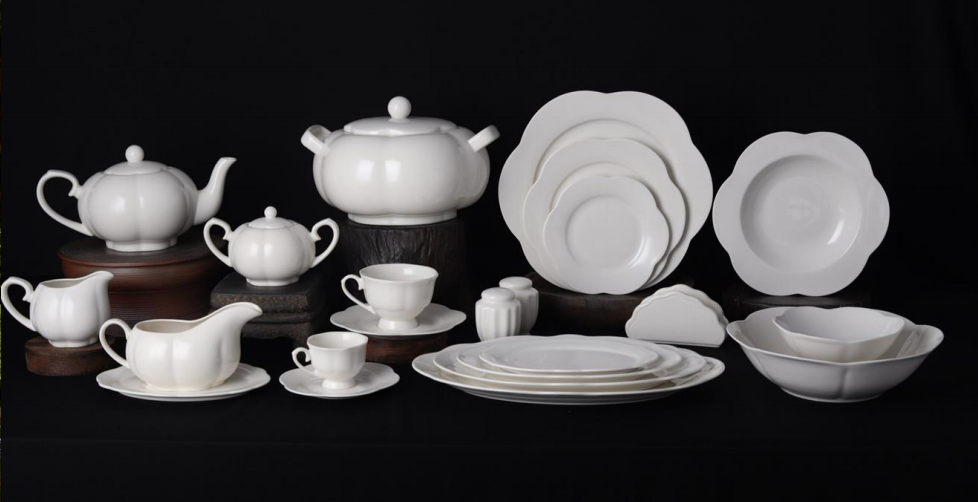 Cheap new bone china - Embossed dinning set white glaze for daily used ceramics for sale