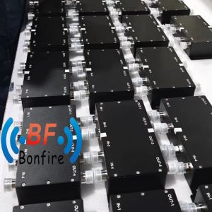 3 in 3 out Hybrid Coupler with 4.3-10-F/DIN-F/N-F Interface Grey/Red/Black