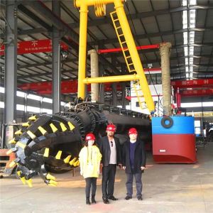 20/26inch Cumins Weichai Diesel Engine Mud/Cutter Suction Sand Dredger for River