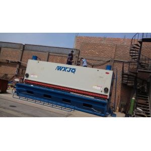Guillotine Type CNC Hydraulic Shearing Machine For Metal Plate Or Iron Sheet