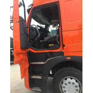 China Construction Site 4X2 International Tractor Truck Head With Diesel Engine on sale
