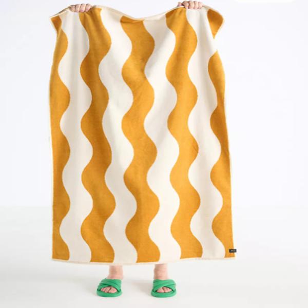 GOTS-Certified Organic Cotton Beach Towel – Yarn-Dyed and Biodegradable for Eco