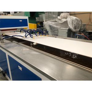 Energy Efficient Plastic Extruder Machine Custom Profile Manufacturing