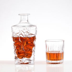 China 700ml 750ml Unbreakable Whiskey Glass Bottle for Party Hot Stamping Surface Handling on sale