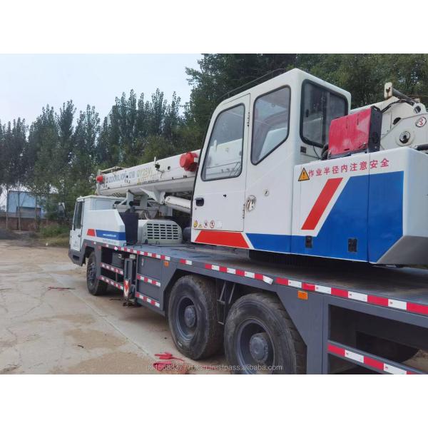 ZOOMLION 25 ton Crane with Excellent Performance and High Loading Capacity