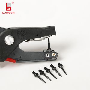 Black Automatically Rebound Pig Cattle Tag Applicator , Cattle Ear Tag Pliers