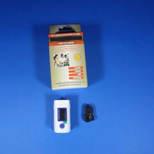 Simple FDA CE Finger Pulse Oximeter with colour box LED display