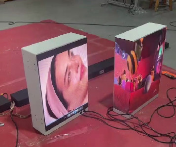 Showcase Advertising P2RGB Coner Display Indoor LED Video Wall With Video