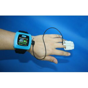 Cheap Wireless Personal Wrist Pulse Oximeter / Hand Held Finger Pulse Oximeters for sale