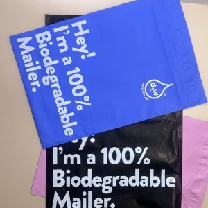 China Apricot Photooxygen Degradation Eco Friendly Shipping Mailers Compostable Mailer Bags on sale