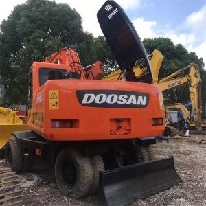 DH210 Used Doosan Wheeled Excavator 21 Ton Robust Construction