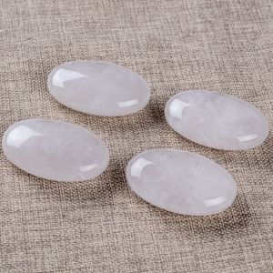 Natural Clear Quartz Palm Stone Unisex Oval Clear Quartz Stone For Reiki Energy