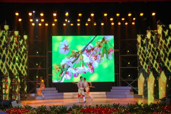 High Expertise P7.62 1R1G1B 3528 Indoor Led Stage Backdrop Video Processor LVP