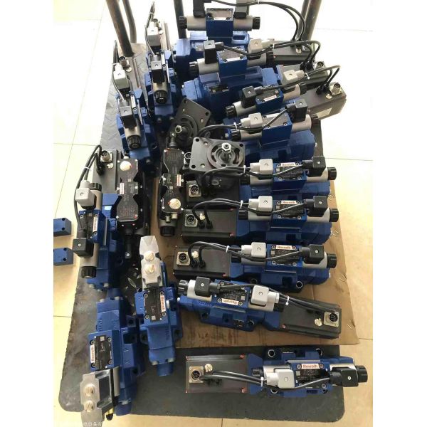 Quality 4WRZ32W8-360-70/6EG24N9TK4/D3M
4WRZ32W8-360-70/6EG24N9ETK4/M
4WRZ32W8-360-70/6EG24N9K4/M  Original genuine proportional German made Rexroth hydraulic electro-hydraulic proportional directional valve wholesale