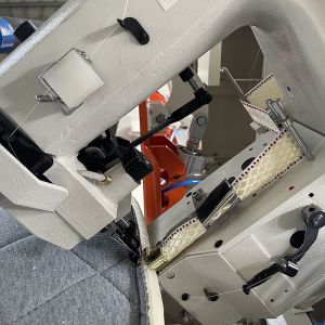 15-20pcs/H Automatic Flipping Computerized Tape Edge Machine 50-500mm Sewing