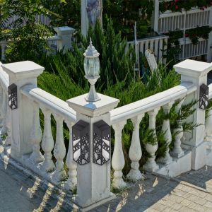 Solar Powered LED Garden Light IP65 Waterproof 500Lux Front Brightness