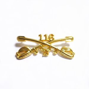 Gold Zinc Alloy 3D Custom Metal Pin Badges 2.25 Inch Cavalry Regimental Crossed