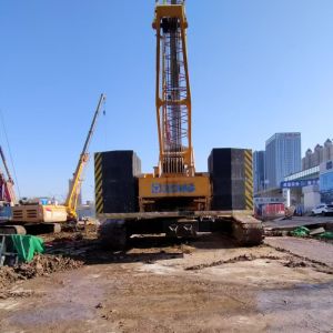 Cheap XCMG 130T Hydro Crawler Crane Convenient And Fast Choice for sale