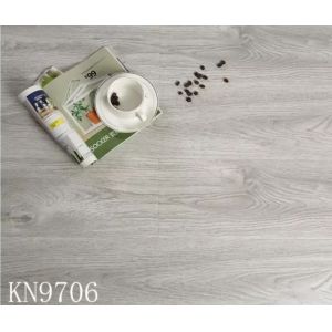 Engineered MDF HDF Laminated Wooden Flooring Soundproof Waterproof