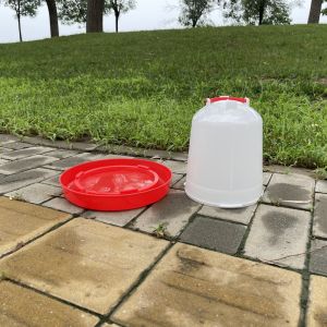 Cylindrical Red Plastic Poultry Cone Drinker for Constant Water Supply
