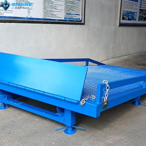 CE ISO Mobile Loading Dock Forklift Yard Ramp Movable Portable Loading Dock Ramp