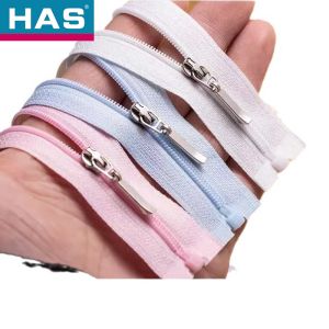 Nylon Zippers For Business Teeth Run Smoothly In Any Color