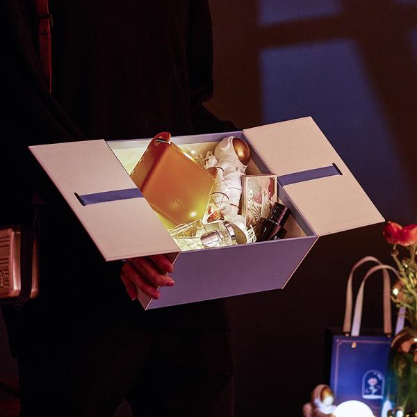 Custom Print Folding Clamshell Cardboard Birthday Gift Packaging Box with UV Coating