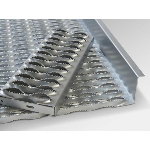 Anti Skid Diamond Safety Grating Perforated Steel Stairs Treads For Platform