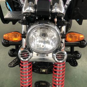 Loading 1t Gasoline Tricycle With Front Sunshade Tent