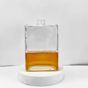200ml Transparent Whiskey Glass Bottle with Lid The Newest Flat Bottom Square