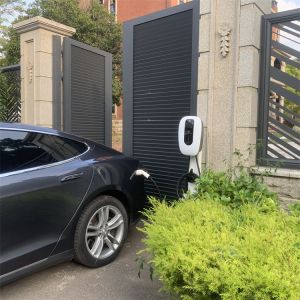 32A Mobile Electric Vehicle Charger 400W Type 2 Public EV Charging Station