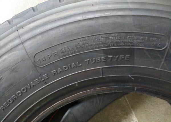 8.25R20 Long Mileage Travel Coach Tires Excellent Grip Performance Black Color