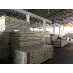 Hinge Or Sliding Door PU Sandwich Panel For Cold Room With -45~20℃ 42kg/㎡