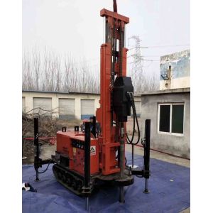 Rubber Crawler Water Borehole Drilling Machine 60kw 180m Depth For Industrial