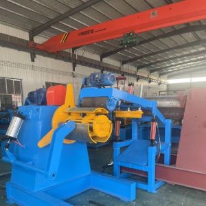 Cheap Fully Automatic 5 Tons Hydraulic Decoiler Machine With Loading Cart for sale