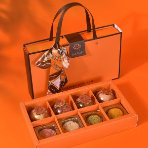 Cheap 300GSM Chocolate Packaging Boxes With Handle Glossy Lamination for sale