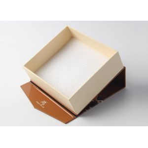 Magnetic Closure Printed Packaging Boxes Art Paper WIth Giltter Glossy